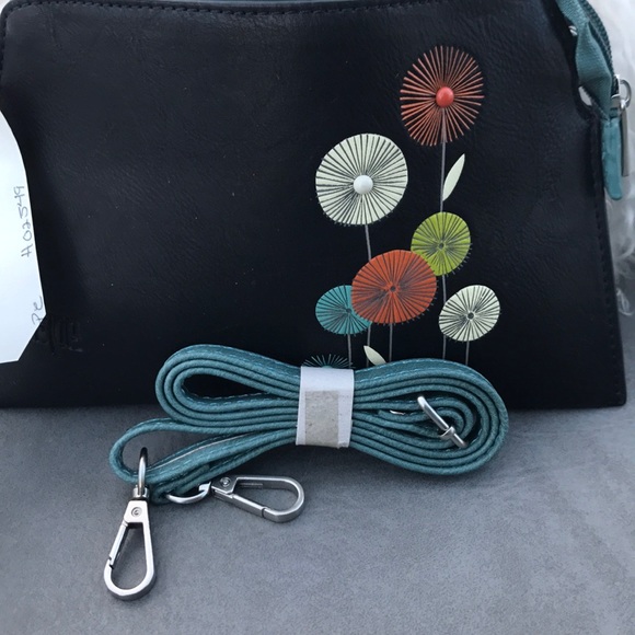 Dannah beautiful flower 🌺 leather shoulder bag - Picture 5 of 7